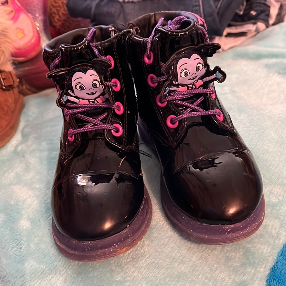 Disney Junior Vampirina boots, size 8 toddler for girls.